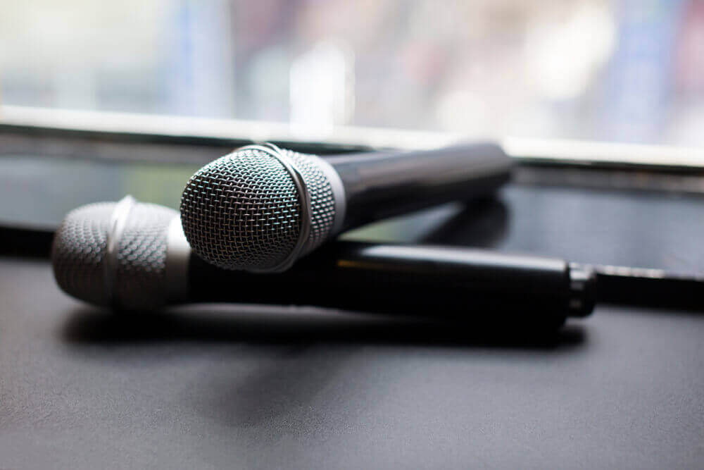 6 Best Wireless Microphone for Church