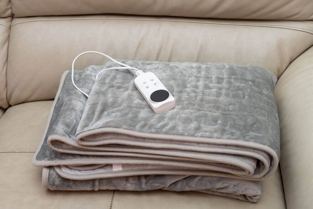 Snuggle Up In A Cozy Bed With Best King Size Electric Blanket Dual Control